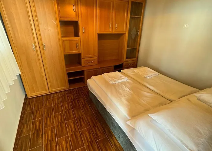 Marcali Hat Apartman *