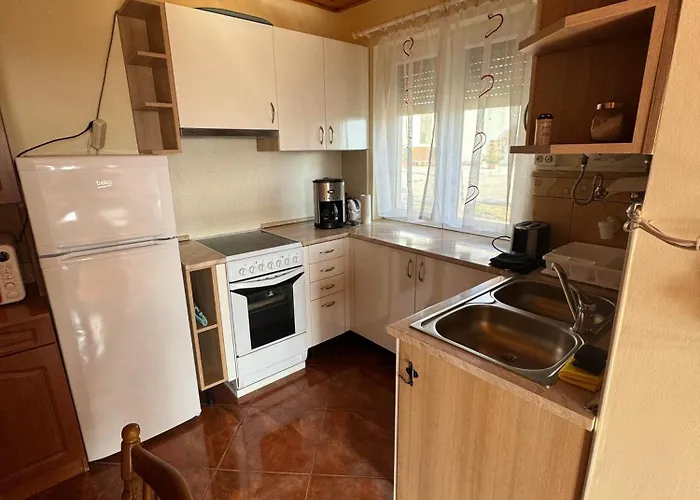 Marcali Hat Apartman דירה Marcali